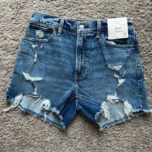 Abercrombie High Rise Mom Short size 27 (4r)